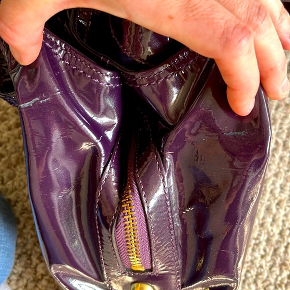 Coach Maggie Shoulder Bag in Patent Leather EUC - Picture 6 of 6